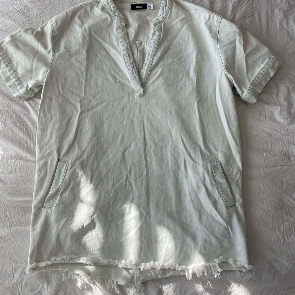 BDG White Short Sleeve Tee with Cuffed Sleeves and Relaxed Fit
